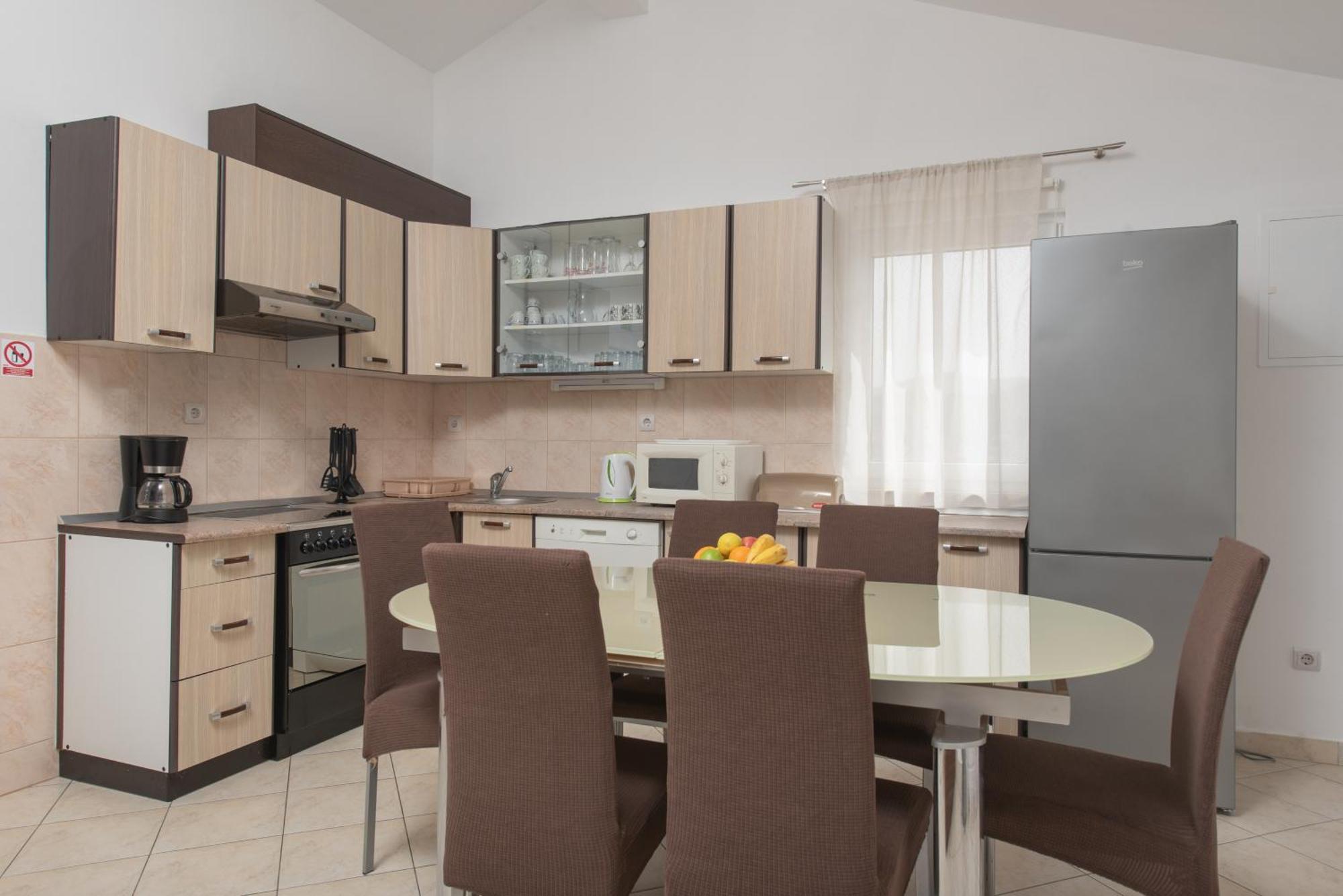 Apartments Iva Марина Экстерьер фото